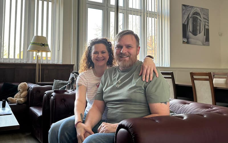 Prap. v.v. Petr Vávra doma se ženou.